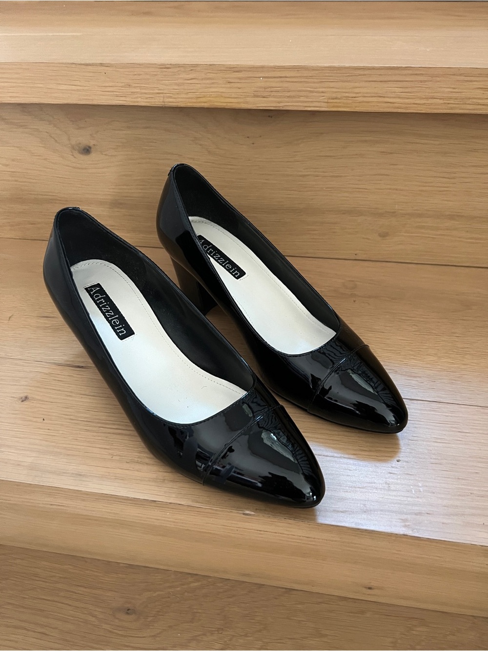 Black Patent Pointed Toe Pumps - Women's Dress Heels. Size 7.5